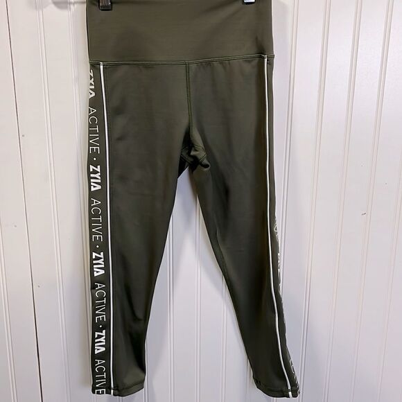 Zyia Acitve sage green cropped logo leggings - Picture 1 of 5